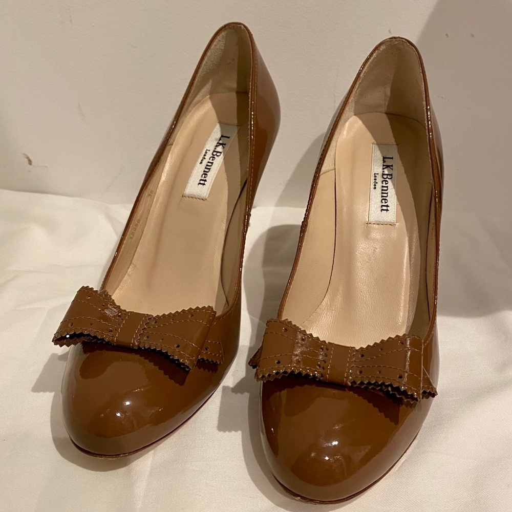 LK BENNETT patent leather bow heels